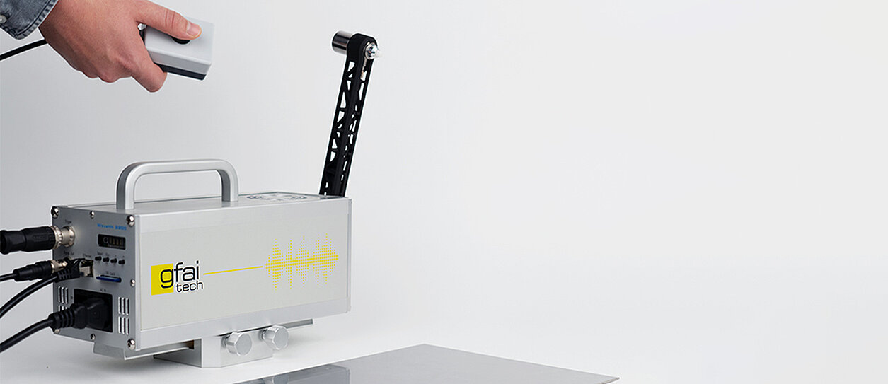 Impact hammer WaveHitMAX with remote control