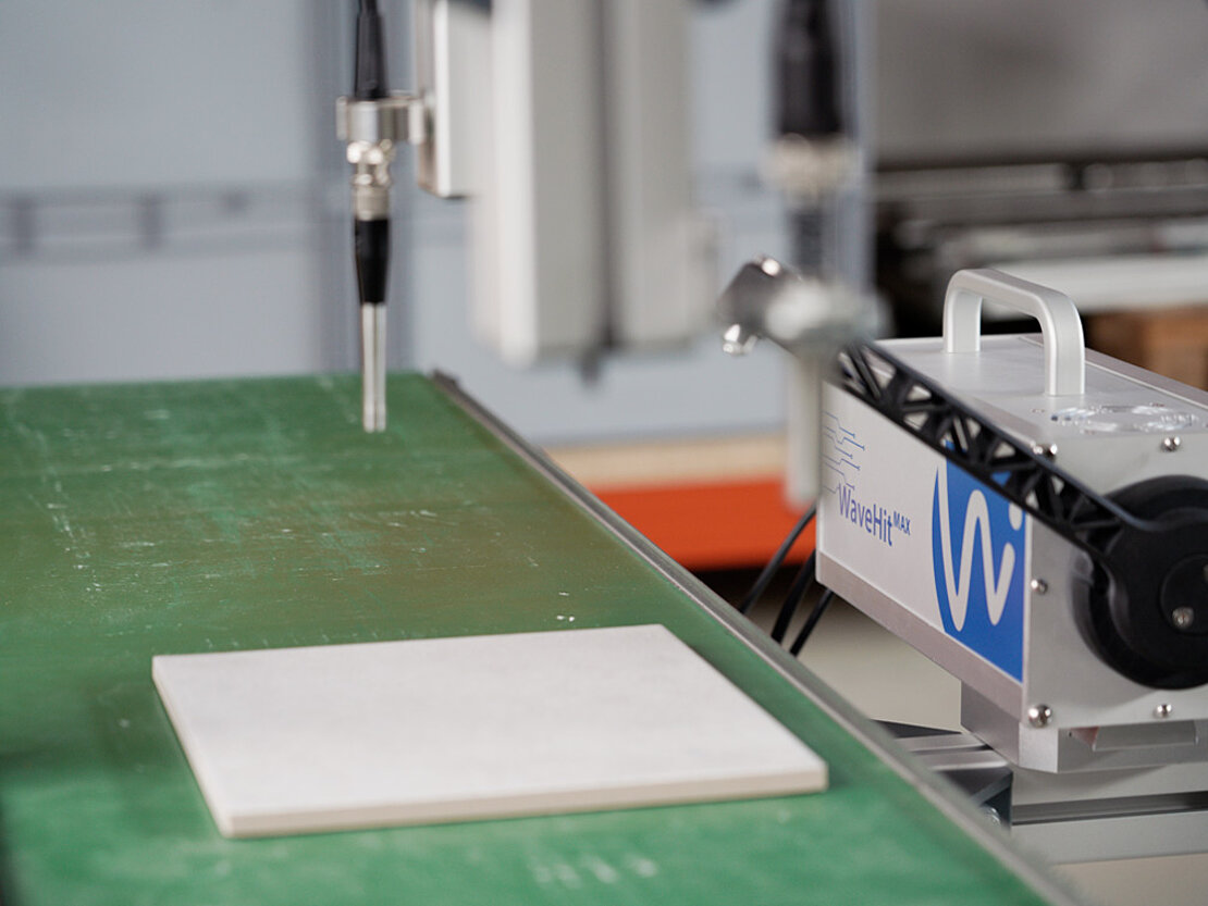 Acoustic Resonance testing with the impact hammer WaveHitMAX