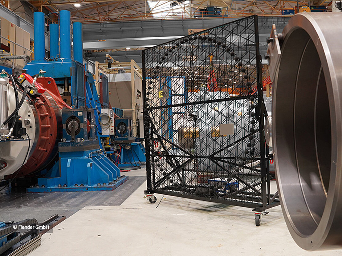 Customize array next to windturbine gearbox for order analysis