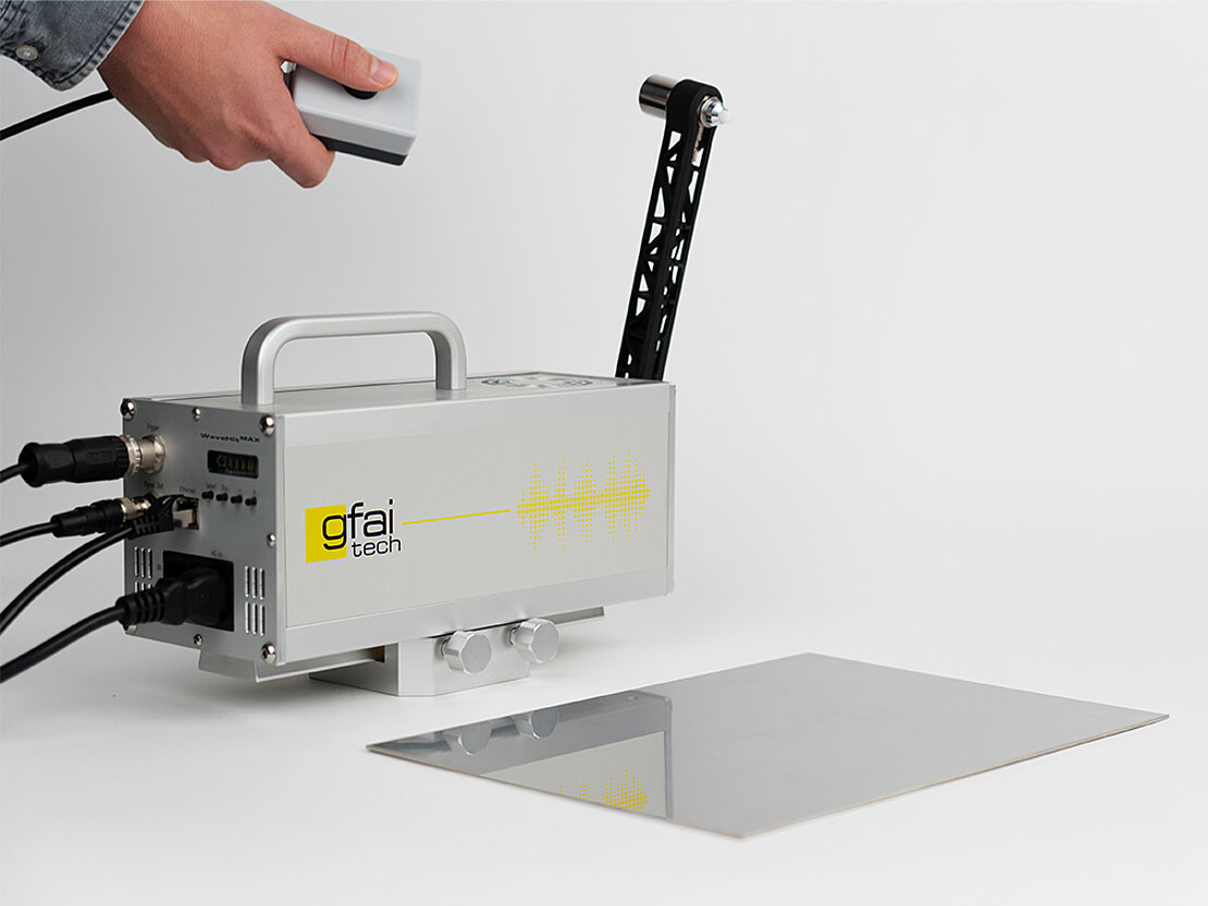 Impact hammer WaveHitMAX with remote control