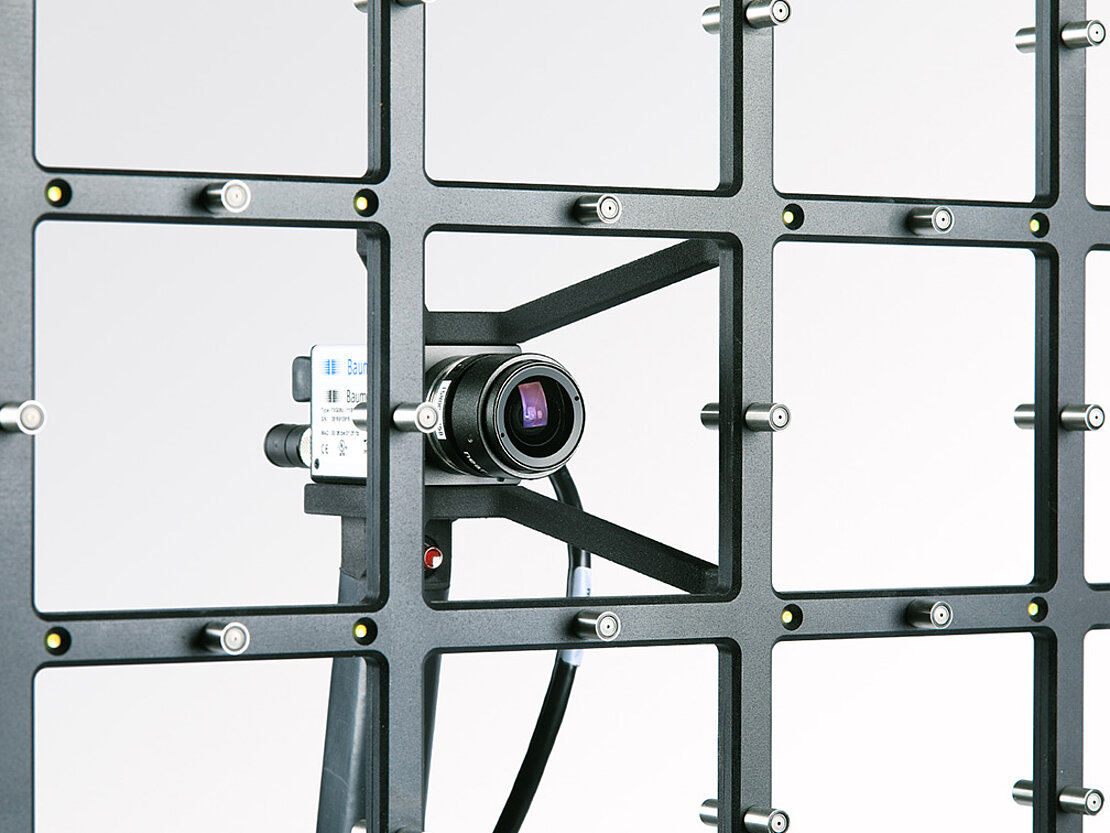 Detail vom Mikrofonarrays Paddle2x52 AC Pro mit optischer Kamera