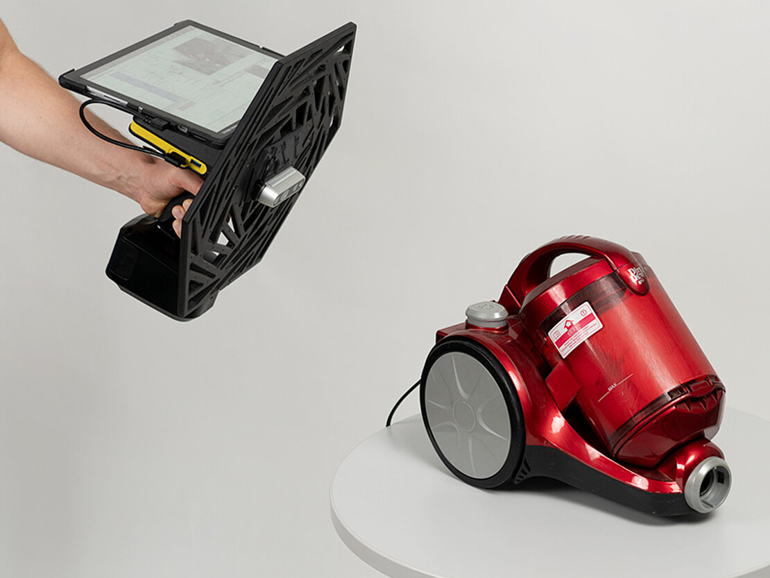 Acoustic measurement with soundcam Mikado at vacuum cleaner