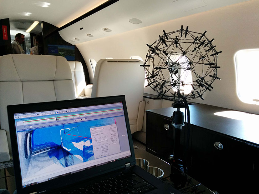 Die Akustische Kamera Sphere AC Pro lokalisiert störende Geräusche im Flugzeuginnenraum